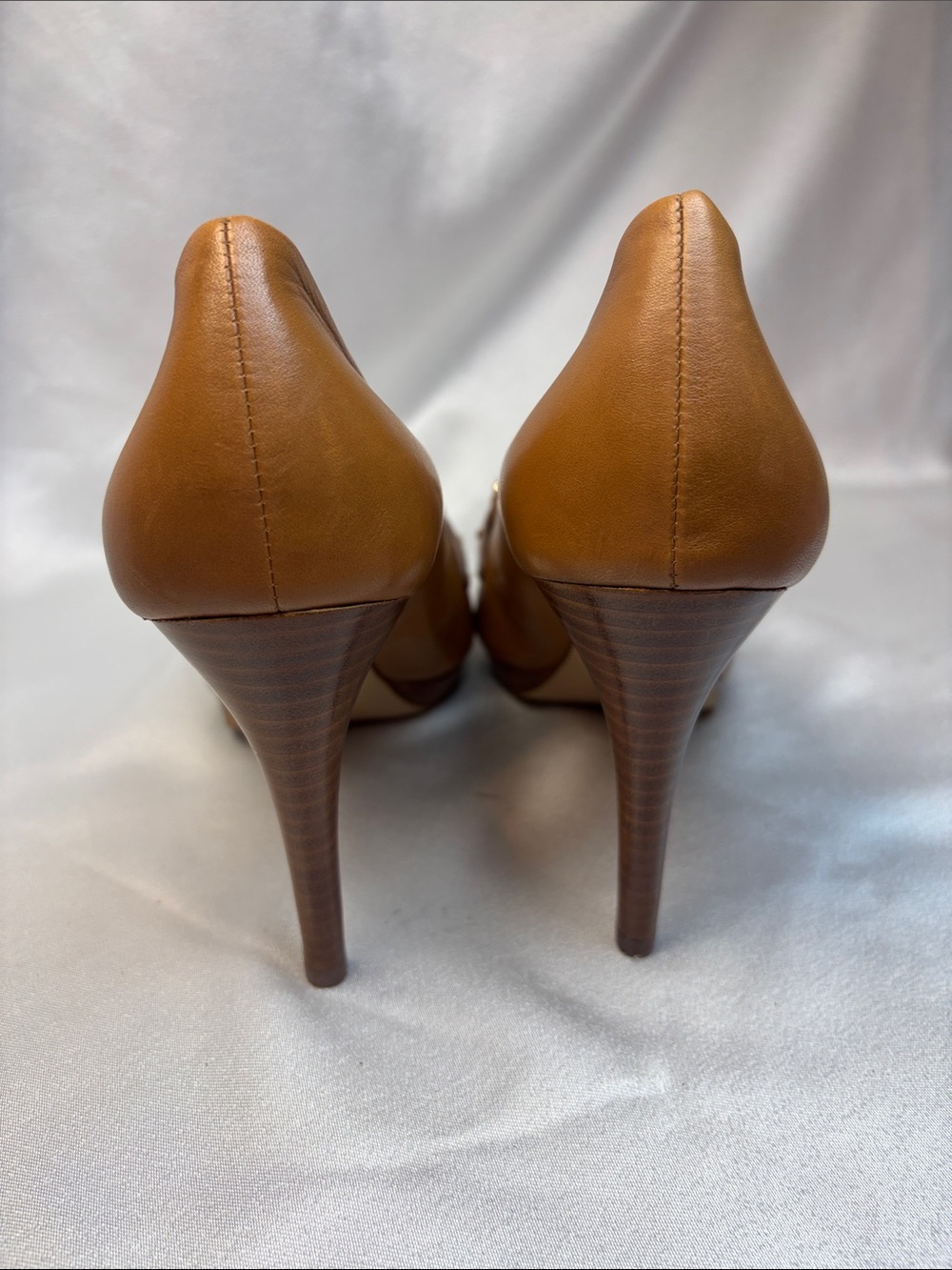 COACH Caramel Leather Heels with Gold Chain Plaque - Picture 5 of 11